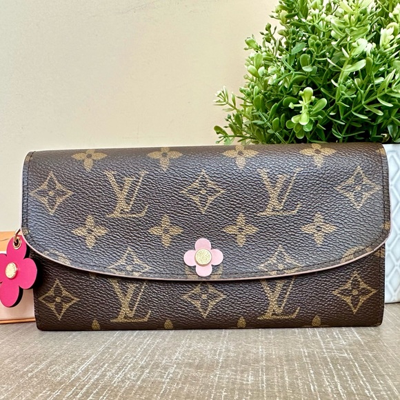 LV Monogram Bloom Flower Emilie Wallet Fuchsia - Picture 4 of 12